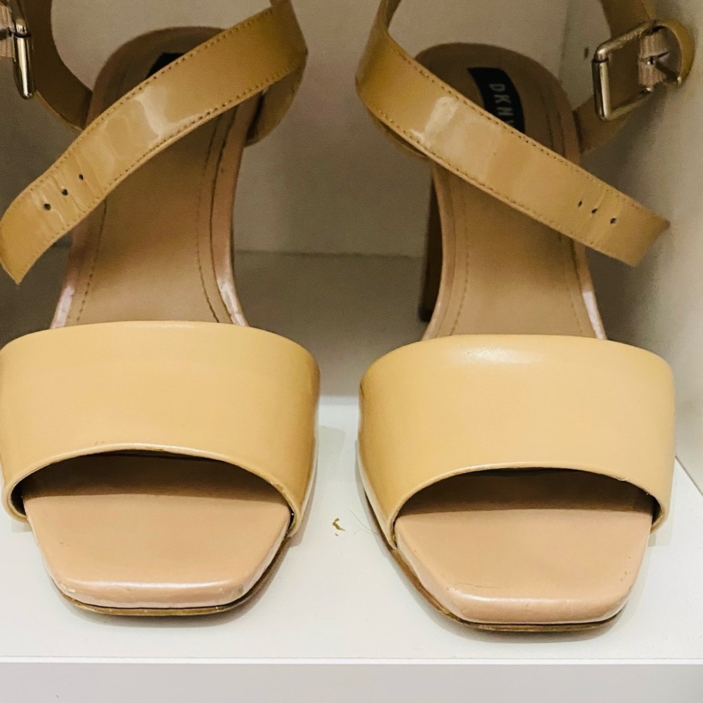 DKNY SHOES